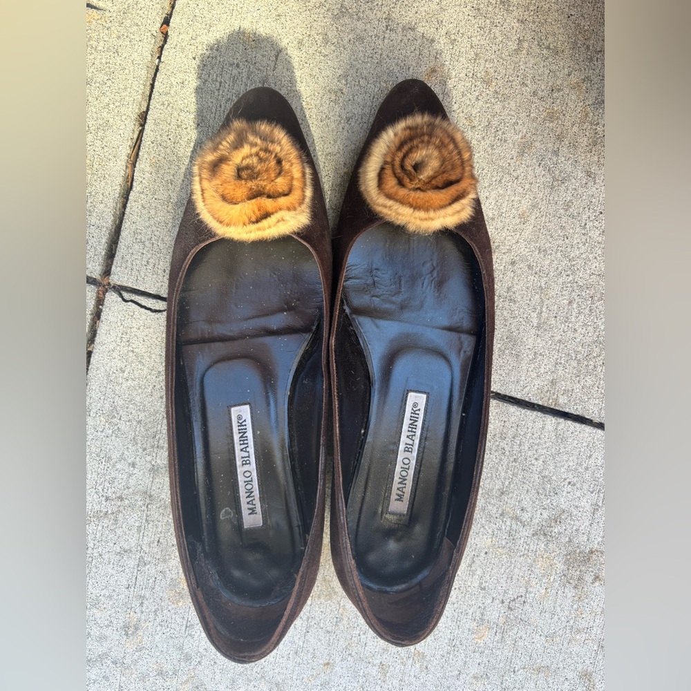 Manolo Blahnik Dark Brown Flats with Fur Accent size 37/6.5